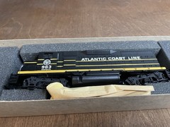 Athearn HO Blue Box Atlantic Coast Line GP35 Diesel Engine #963-Unpowered Dummy