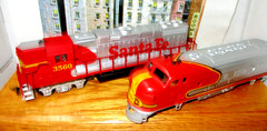 (2) HO GAUGE Santa Fe ENGINES-Life-Like #3560 Diesel Loco & F-9 SHELL~ BOTH VG