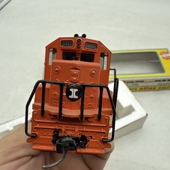 HO scale Atlas GP40 Motorized Illinois Central deisel #3074