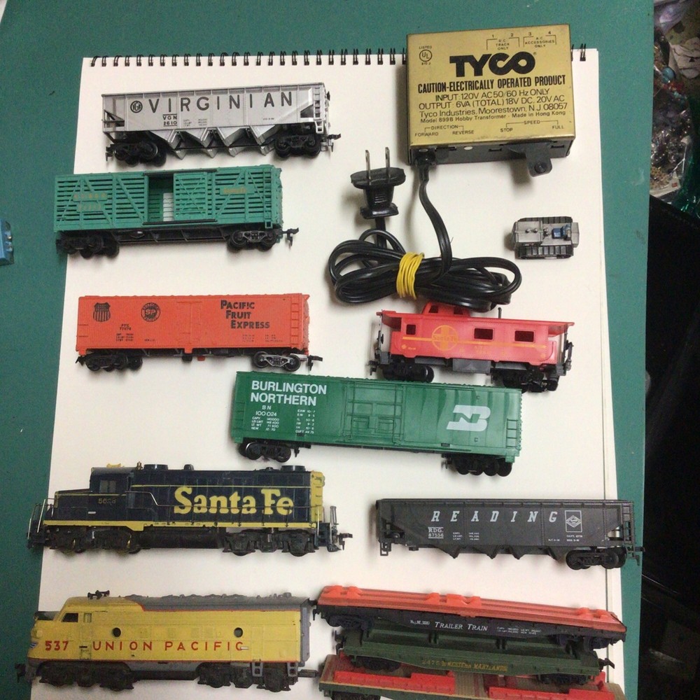 Vintage Tyco HO Gauge Union Pacific F-9 #537 Powered Diesel Engine Train Lot!