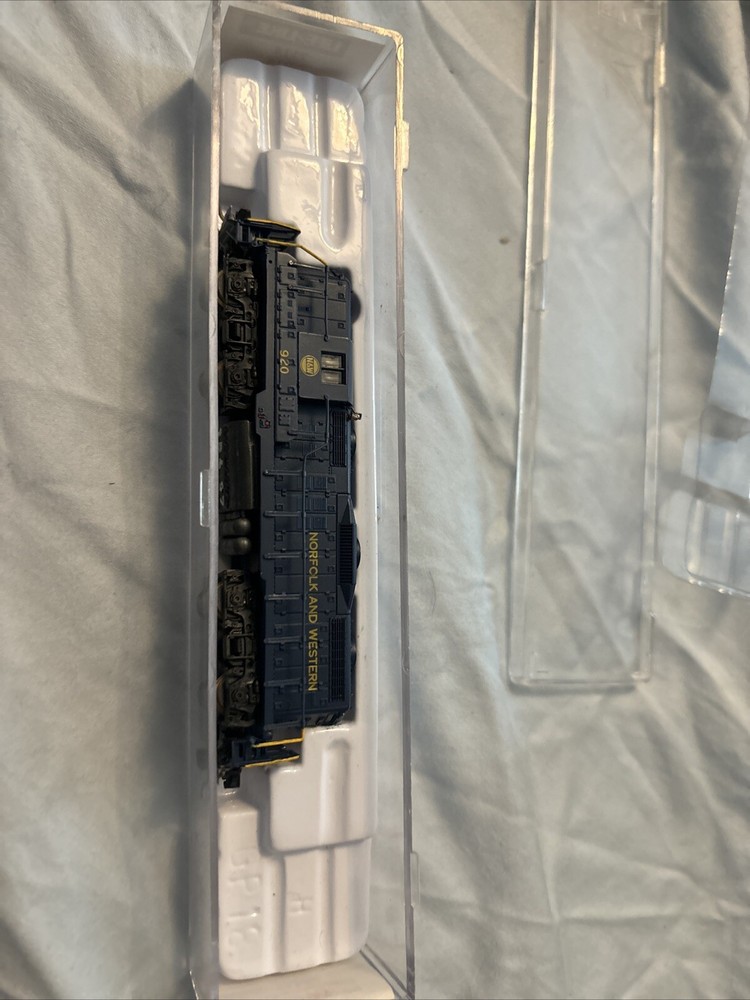 NEW GP18 Loco Diesel Model No7114 Norfolk and Western #920 N Scale Life Like