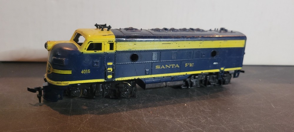 Z4 HO Train Engine Locomotive SANTA FE 4015 HORN HOOK