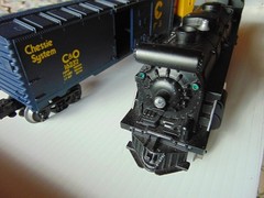 LIONEL O SCALE #8633 CHESSIE STEAM LOCO W/ CABOOSE, 2 CARS, & ACCESRES. TESTED.