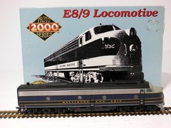 B&O E8/9 #28 Proto 2000 HO, DC, diesel engine