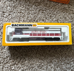 Bachmann HO 1:87 EMD F9 Diesel Locomotive Auto-Train White/Red DC Analog
