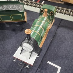 Bachmann Thomas and Friends Emily DC Analog Steam Locomotive w/ Tender R.052