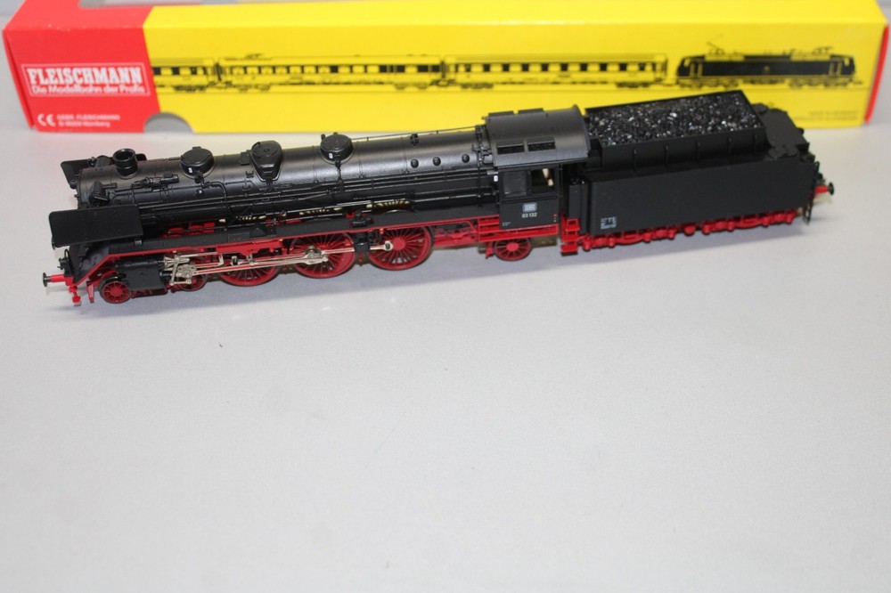 Fleischmann 4103 Steam Locomotive Class 03 132 DB H0 Analog DC Zweileiter OVP