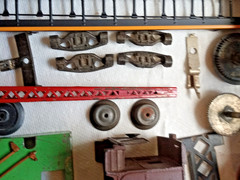 LIONEL TRAIN LINE STEAM ENGINE SCRAP BIN JUNK PARTS LOT FOR REPAIRS RESTORATIONS