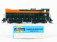 HO Scale Athearn 3704 GN Great Northern S-12 Diesel Locomotive #25