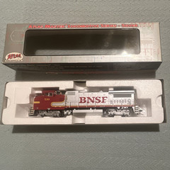 Atlas HO Scale BNSF Railway Diesel Locomotive #539 DCC Ready