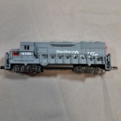 Southern Pacific Locomotive 9725 New Never Used Still in box 4″ N Scale