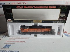 HO Scale 9187 Atlas Milwaukee Road MILW GP-40 Low Nose # 2034 – DC / DCC Decoder