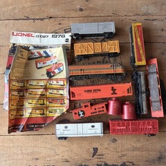 Vintage Tempo Illinois Central Engine & Lionel ICRR Cars Berkshire Peoria
