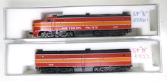 N scale Kato SP Daylight PA-1 and PB-1 diesel engine set in orig box (lot N 183)