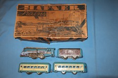Hafner #1010 Mechanical Wind-up Steam Locomotive Passenger Set w/Original Box