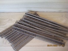 MODEL RAILWAY PECO N/S TRACK BUNDLE 17 PIECES VARIOUS LENGTHS (270-320mm)