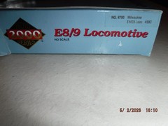 LIFE-LIKE PROTO 2000 E8/9 HO MILWAUKEE ROAD YELLOW LOCOMOTIVE #33C – NOS NEW!