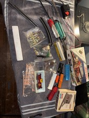 Vintage HO Scale Train Lot Bachmann Santa Fe Kits Buildings Figures Track 1970s