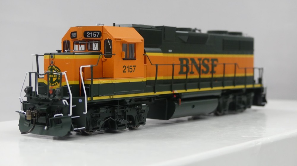 Rapido 38533 Ho Scale GP38 BNSF W/ Ditchlights #2157 DCC & Sound