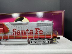 MTH 20-2562-3 Santa Fe Warbonnet GP38-2 nonpowered diesel engine #2378 LNIB