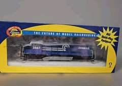 Athearn DCC Ready Conrail GP35 #3667 CONRAIL HO Scale train Locomotive