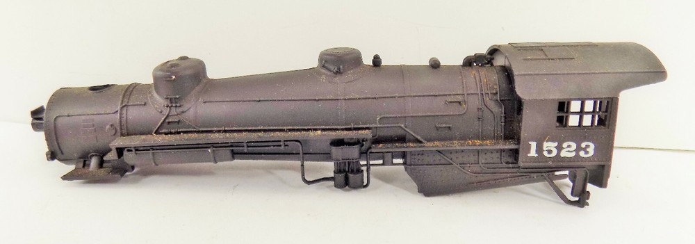 HO / UNBRANDED / LOCOMOTIVE #1523 / PLASTIC SHELL / PARTS