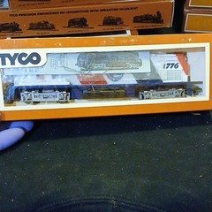 TYCO HO Scale Diesel Locomotive 1776 Operating Headlight White Blue Red