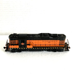 Athearn HO Scale Texas & Pacific GP 9 Rd# 1113
