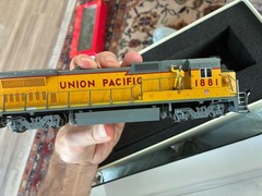 HO Atlas Master Gold Dash 8-40B UP Road # 1881 DCC Sound QSI Quantum Diesel