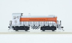 HO Scale Atlas 8712 Western Pacific Alco S-2 Diesel Switcher #553 Kadees