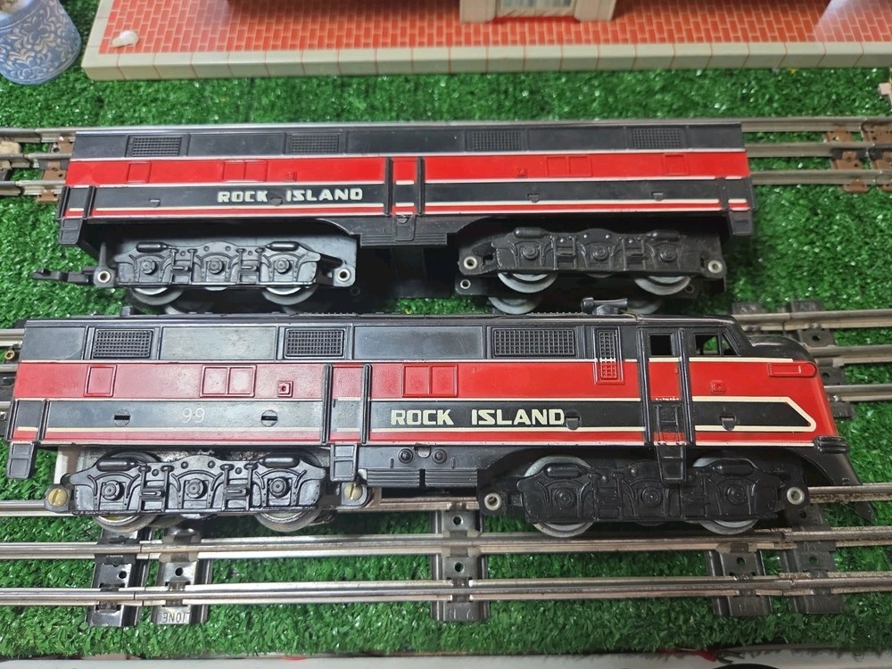 Marx 99 Rock Island A-B Set. A Is Powered, B Is Non Powered