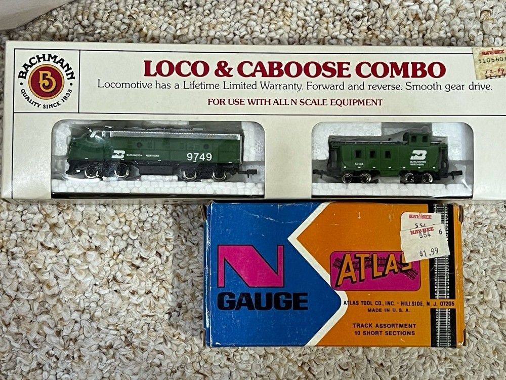 NOS Bachman N Scale BURLINGTON NORTHERN BN 9749 F9 LOCO w/ CABOOSE & TRACK