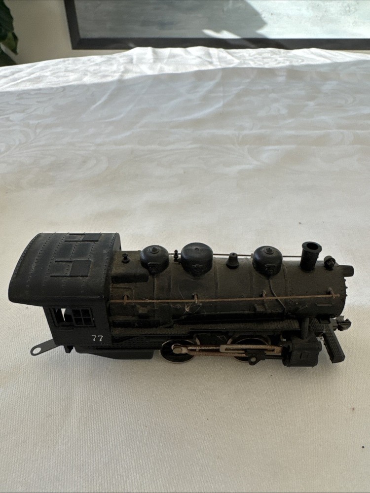 MODEL TRAIN ENGINE AND 3283 TENDER, LIMA ITALY, A.T.&S.F.