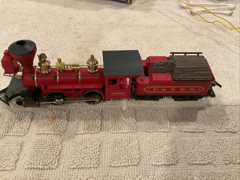 AHM J.W. Bowker V. & T. R. R. Red Model Train Locomotive and Tender B23