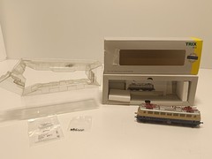 Trix 22266 Electric Locomotive E10 1240 Rheingold DB Function Tested