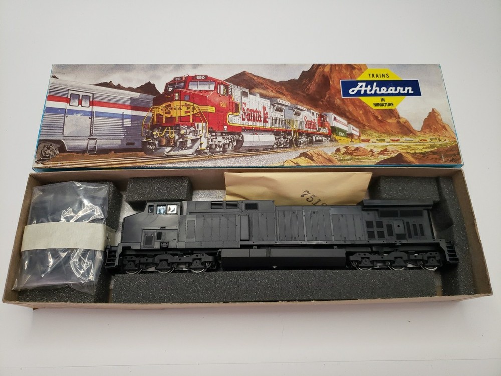HO Athearn Undecorated AC4400 Hi BDS 2 Dyn 4840