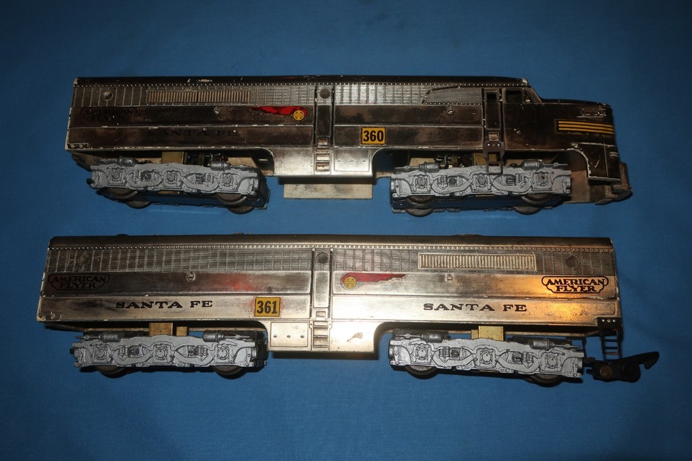 American Flyer Santa Fe #360 and #361 Aloc A & B Units. Chrome. Runs well
