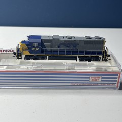 N SCALE ATLAS #49814 EMD GP-38 CSX #2112 – DC POWER