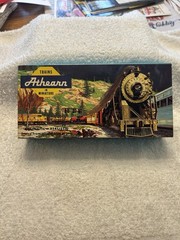 Athearn SW15 Union Pacific #1317 HO Switcher Original Blue Box ￼