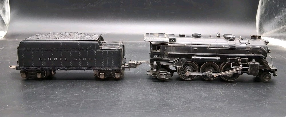 Pre War Lionel 224E Vintage O Diecast 2-6-2 Steam Locomotive w/ 2224W Tender