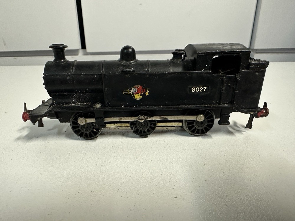 TRIANG HORNBY 3 RAIL BR BLACK STEAM LOCOMOTIVE 8027