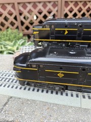 Lionel 2032 O Scale Erie F-3 AB Diesel Powered & Non-Powered LOCOMOTIVE SET RUNS