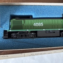Roundhouse HO Burlington Northern BN 4085 Alco RS-3 Diesel Locomotive #2389 New