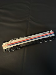 Bachmann HO Amtrak 951 Electric Locomotive Silver Black Red Blue Painted