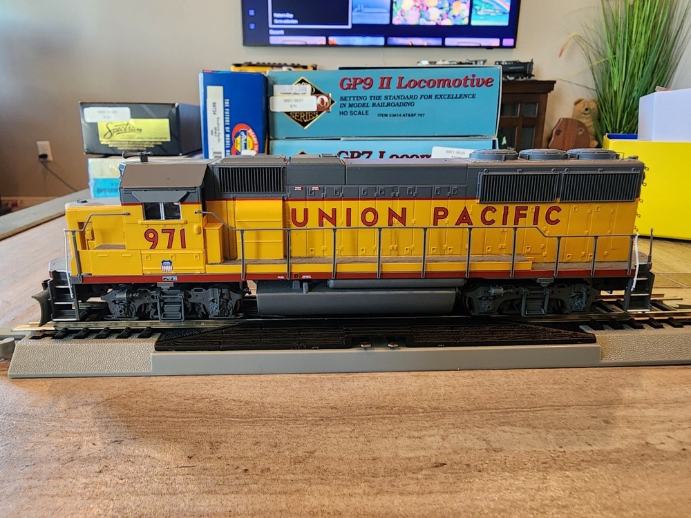 Athearn HO Union Pacific UP GP50 #971 TESTED RUNS WELL Not In Original Box