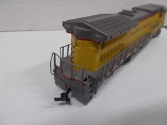 SPECTRUM # 85004~ UNION PACIFIC DASH 8 40C LOCOMOTIVE # 9217 ~HO SCALE