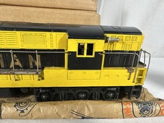 Very Nice Lionel Original Postwar #2331 Black/Yellow Virginian FM w/OB