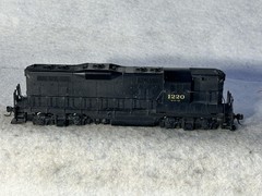 Nice Atlas/KATO ERIE Railroad GP-7 Locomotive # 1220 HO