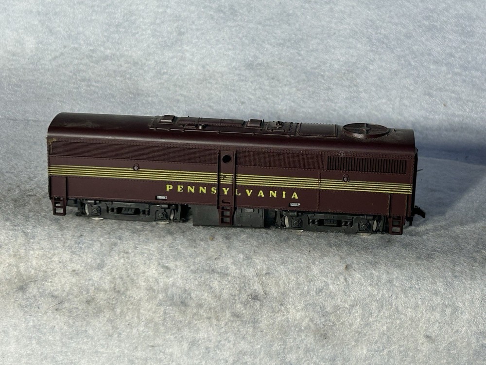 Cool ROCO Pennsylvania RR F-3B Locomotive Dummy HO (Ex Box)