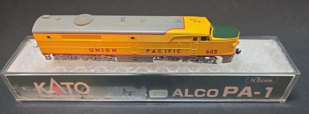 Kato 176-4106 PA-1 Union Pacific Locomotive 605 N Scale See Details! US Seller